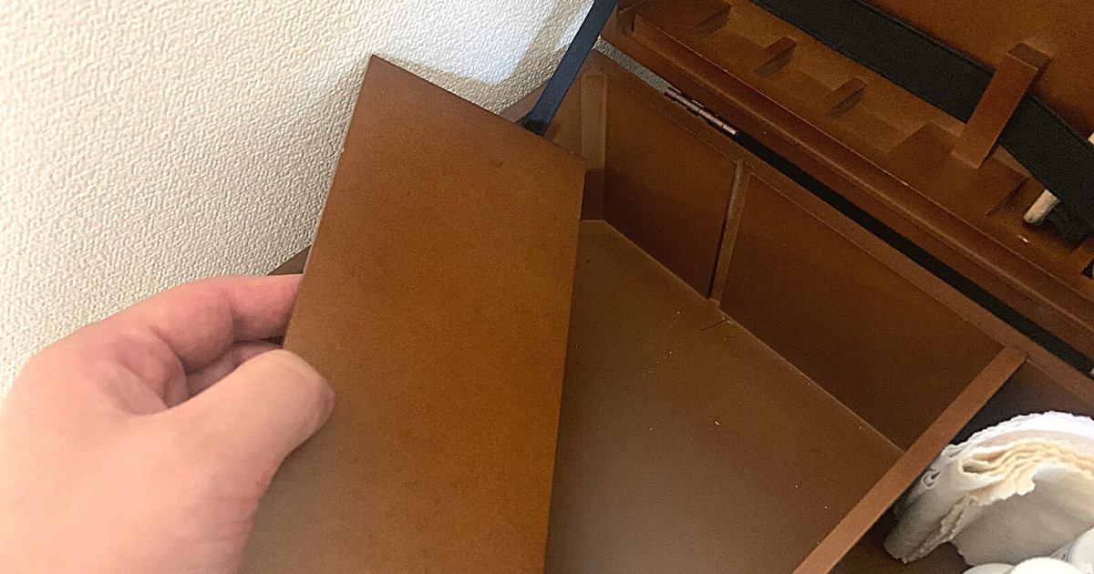 取り外せる収納ボックスの仕切り