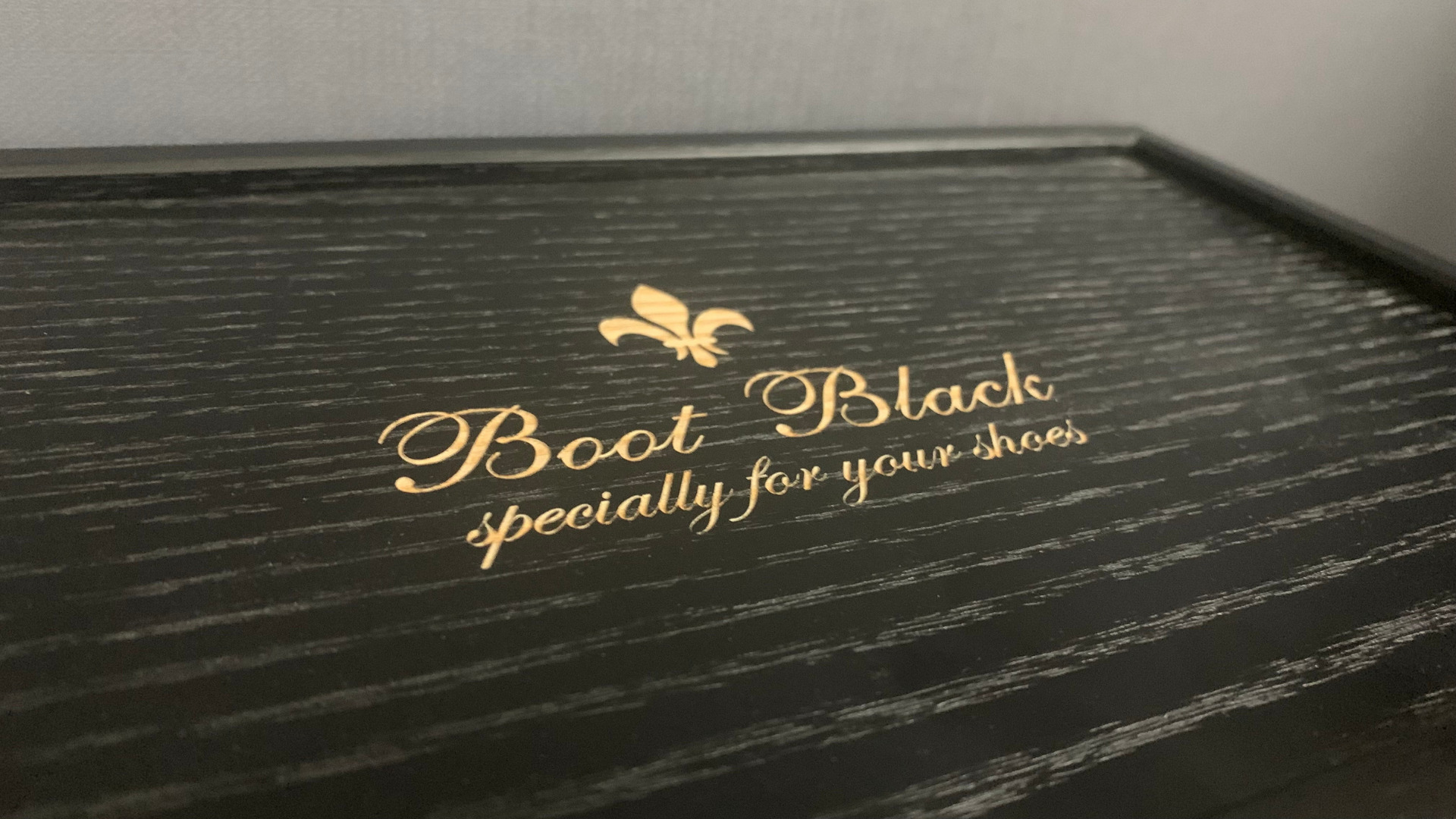 ブートブラック ベルベットシューケアセットの木箱の蓋